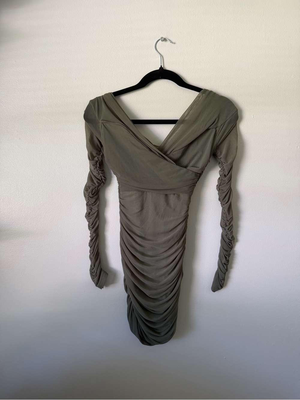 Selfie Leslie Olive Ruched V‑Neck Long Sleeve Mini Dress